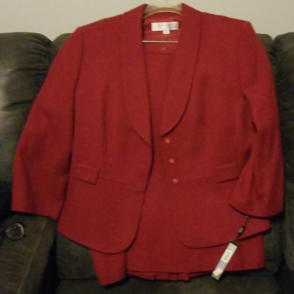 2pc Maroon Tahari Skirt suit